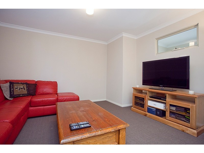 9 Serrata Road, Banksia Grove WA 6031