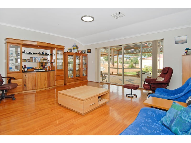 17 Harling Way, Bullsbrook WA 6084