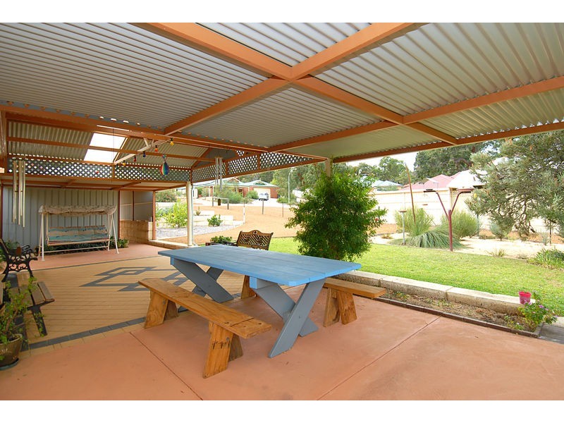 17 Harling Way, Bullsbrook WA 6084