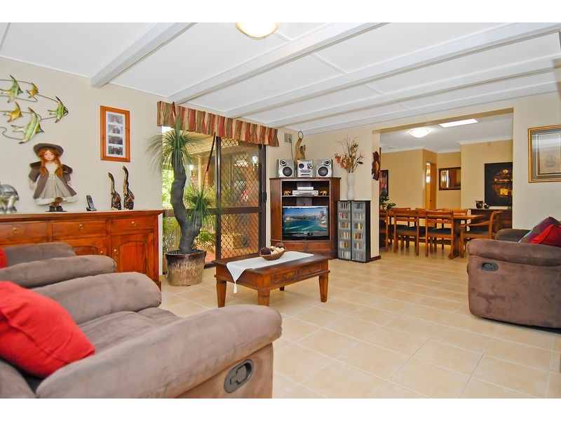 10 Mudalla Place, Wanneroo WA 6065