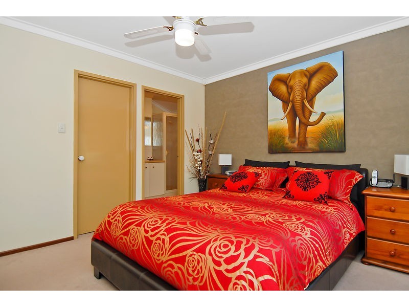 10 Mudalla Place, Wanneroo WA 6065