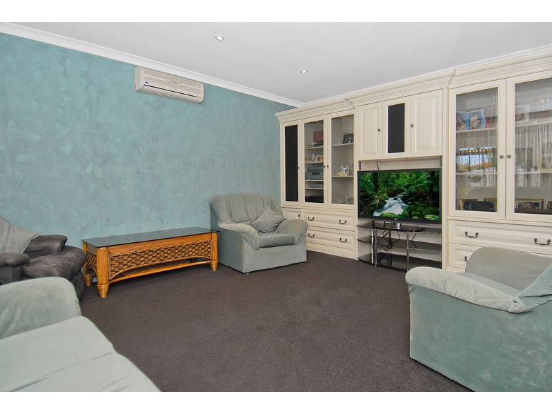 24 Mallina Circuit, Carramar WA 6031