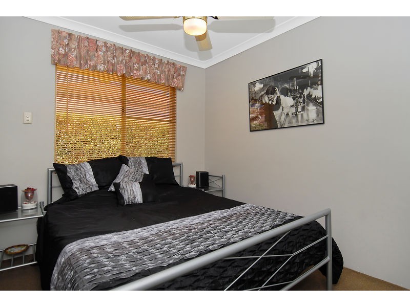 24 Mallina Circuit, Carramar WA 6031