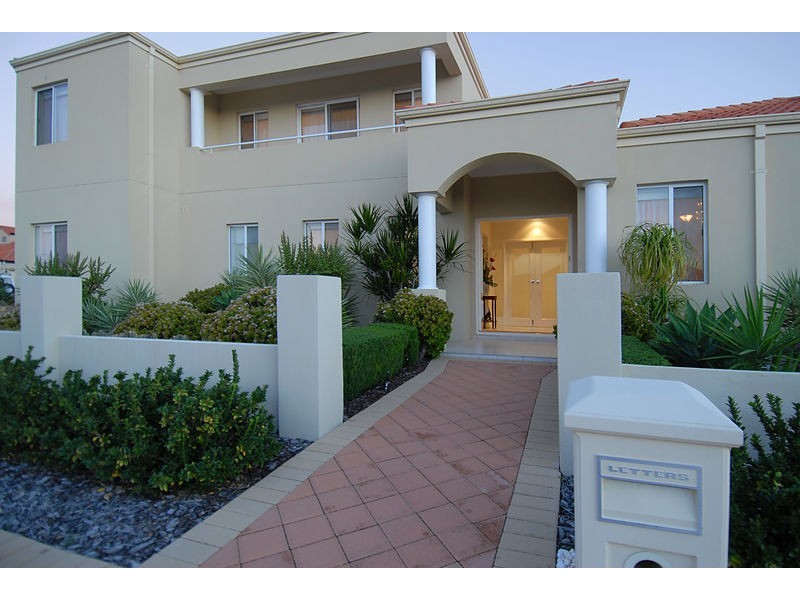 6 Lairbeck Street, Darch WA 6065