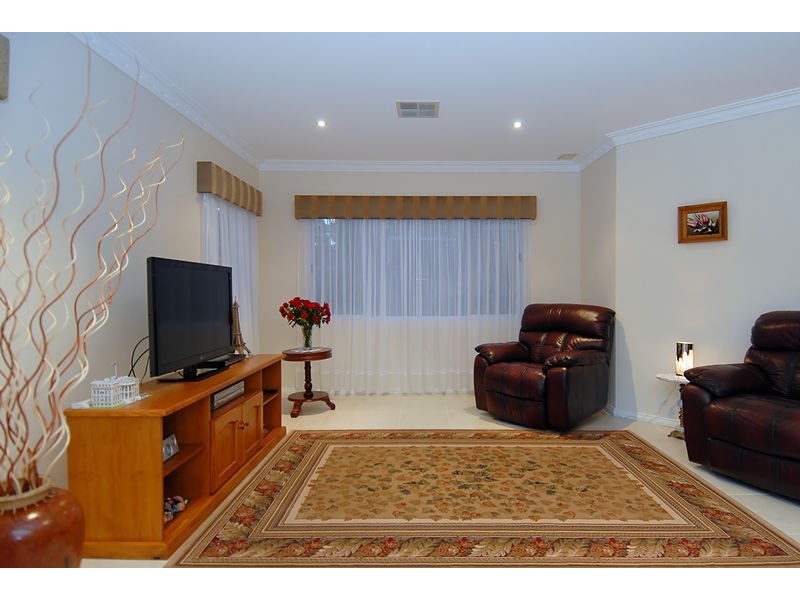 6 Lairbeck Street, Darch WA 6065