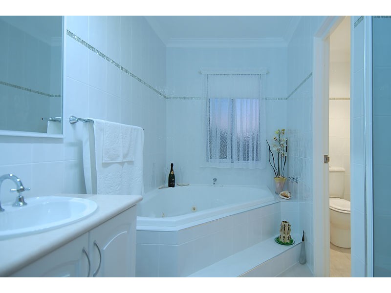 6 Lairbeck Street, Darch WA 6065