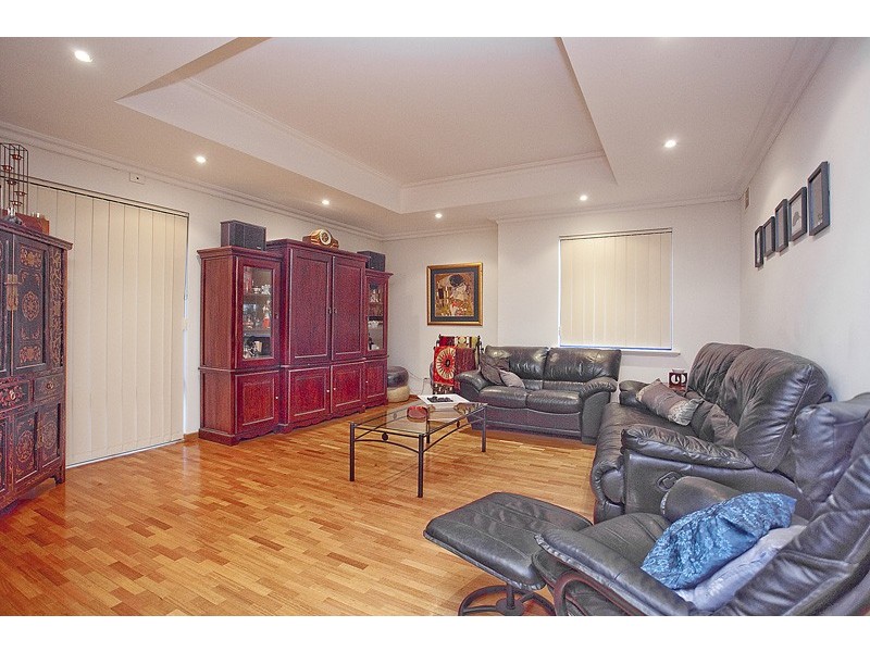 9a Somerton Road, Karrinyup WA 6018