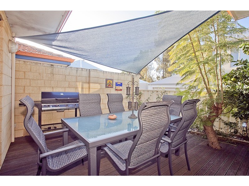 9a Somerton Road, Karrinyup WA 6018