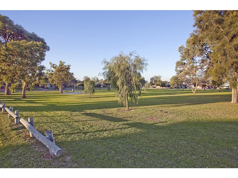 9a Somerton Road, Karrinyup WA 6018