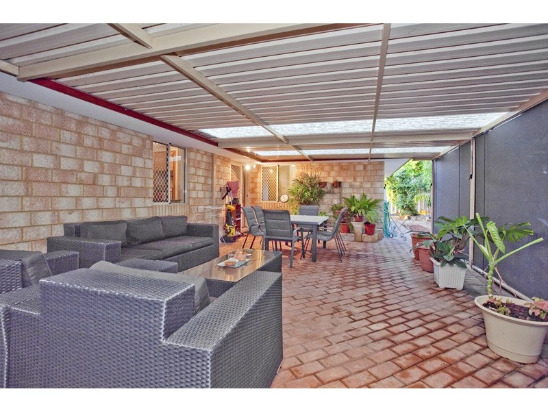 126 Balladong Loop, Carramar WA 6031