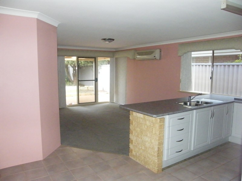 4b Charlotte Cove, Joondalup WA 6027