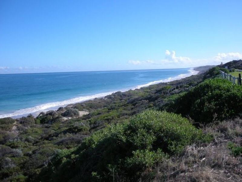 18 Larwood Elbow, Seabird WA 6042