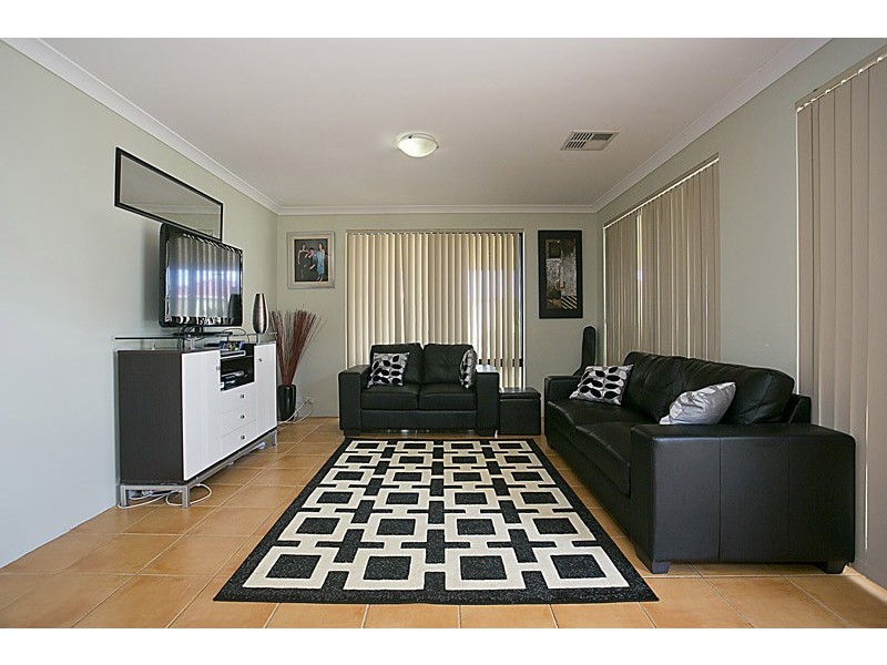 29 Renner Circle, Wanneroo WA 6065