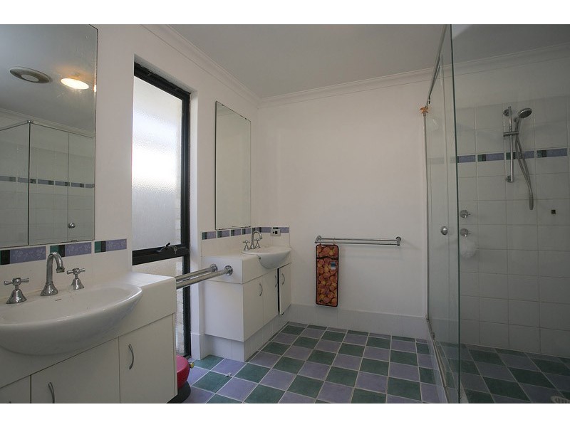 4 Titian Way, Tapping WA 6065