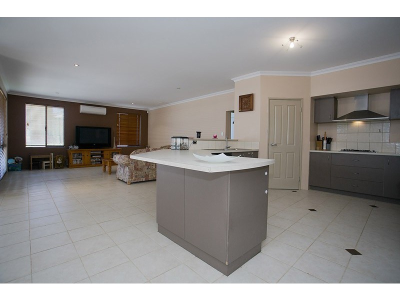 4 Titian Way, Tapping WA 6065