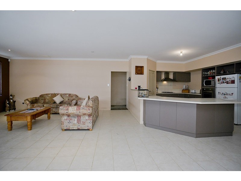 4 Titian Way, Tapping WA 6065