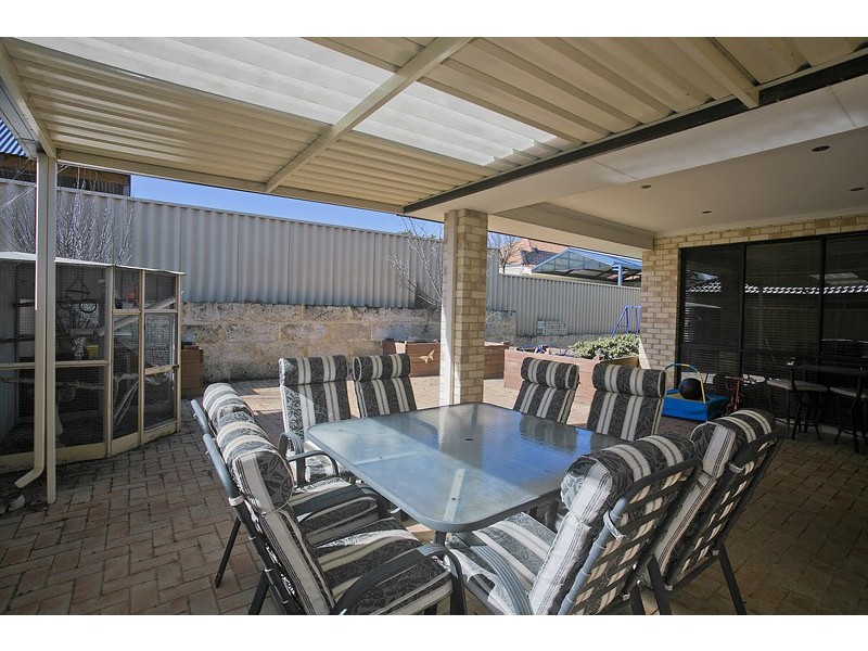 4 Titian Way, Tapping WA 6065