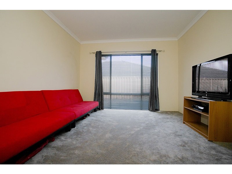 4 Cozens Road, Tapping WA 6065