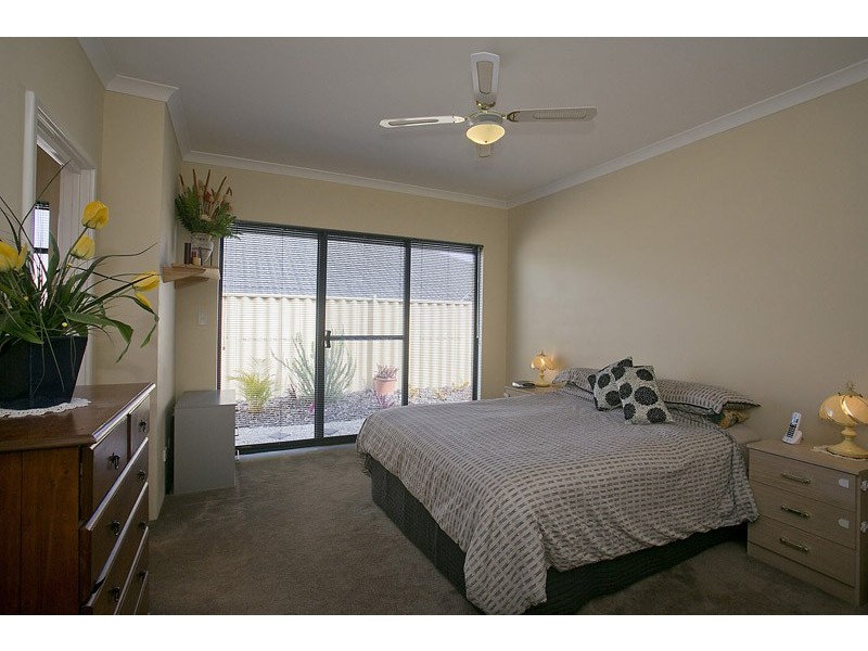 4 Cozens Road, Tapping WA 6065