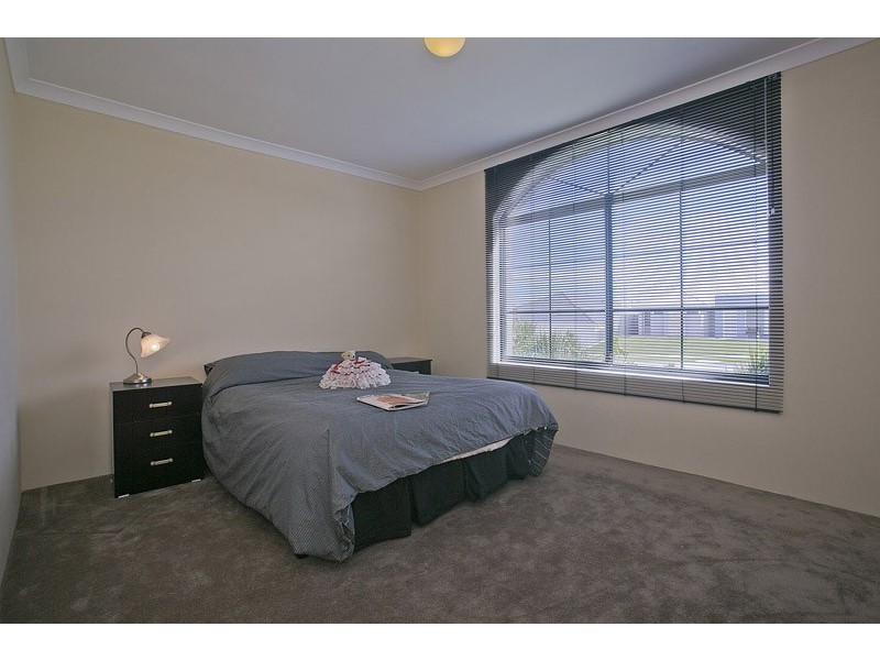 4 Cozens Road, Tapping WA 6065