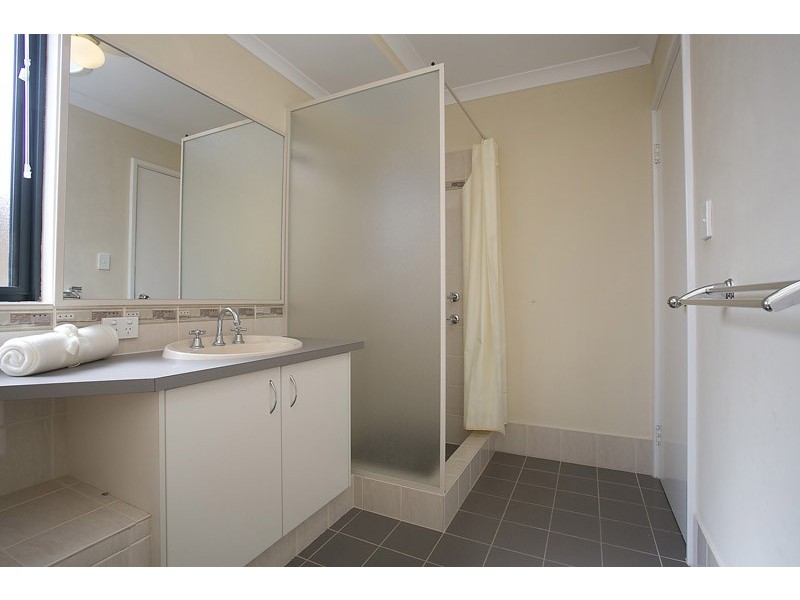 4 Cozens Road, Tapping WA 6065