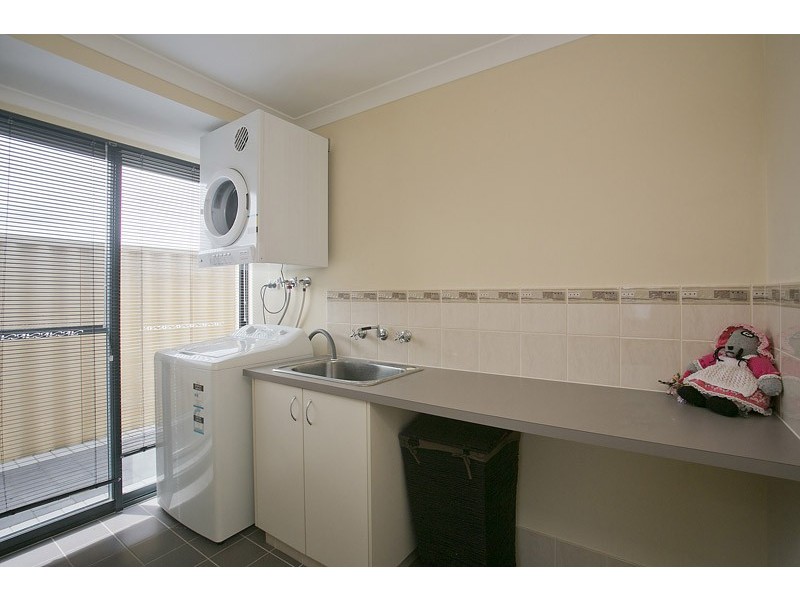 4 Cozens Road, Tapping WA 6065