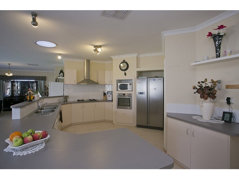 4 Cozens Road, Tapping WA 6065