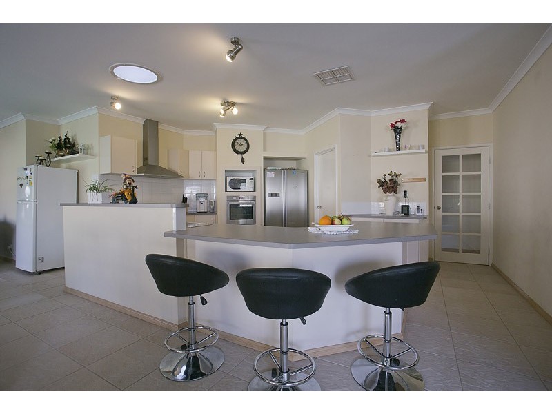 4 Cozens Road, Tapping WA 6065