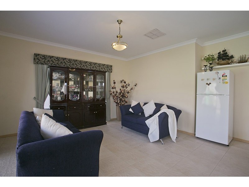 4 Cozens Road, Tapping WA 6065