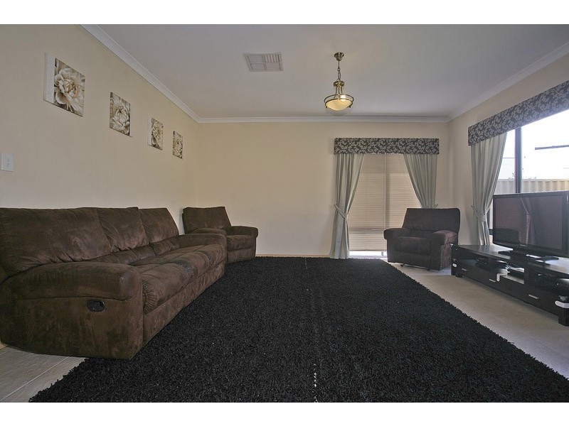 4 Cozens Road, Tapping WA 6065