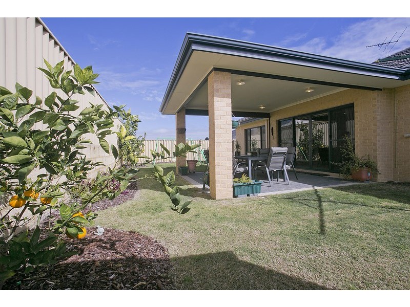 4 Cozens Road, Tapping WA 6065