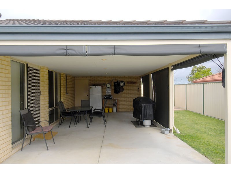 15 Gungurru Avenue, Hocking WA 6065