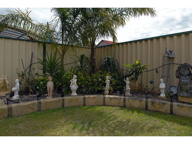 15 Gungurru Avenue, Hocking WA 6065