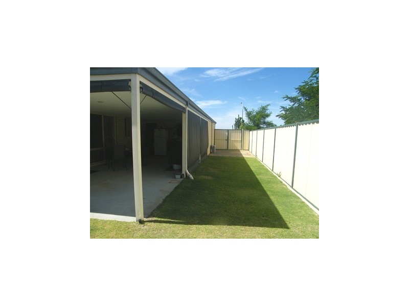 15 Gungurru Avenue, Hocking WA 6065