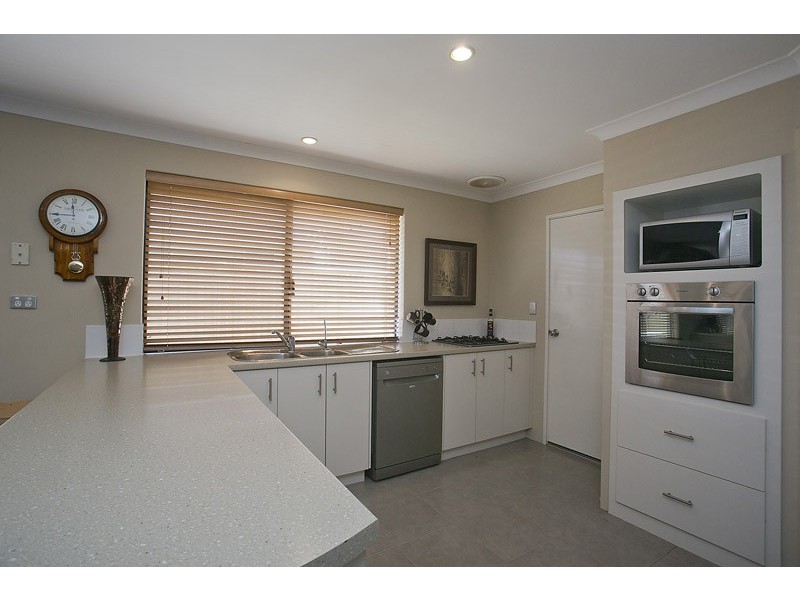 5 Speranza Parkway, Sinagra WA 6065