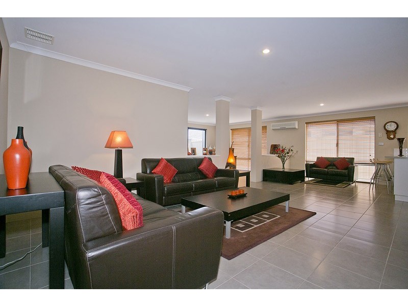 5 Speranza Parkway, Sinagra WA 6065