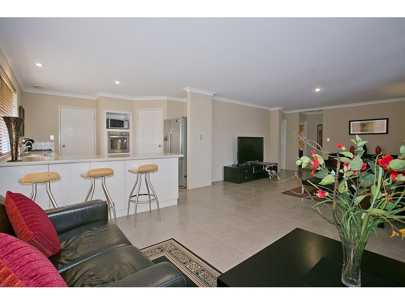 5 Speranza Parkway, Sinagra WA 6065