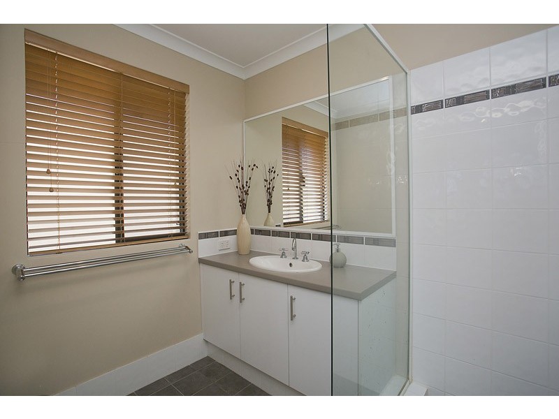 5 Speranza Parkway, Sinagra WA 6065