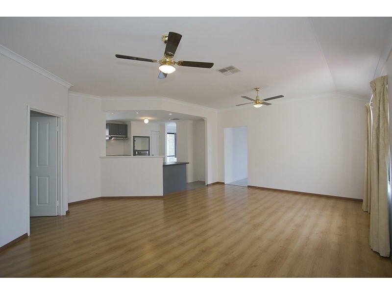 9/10 Siderno Rise, Hocking WA 6065