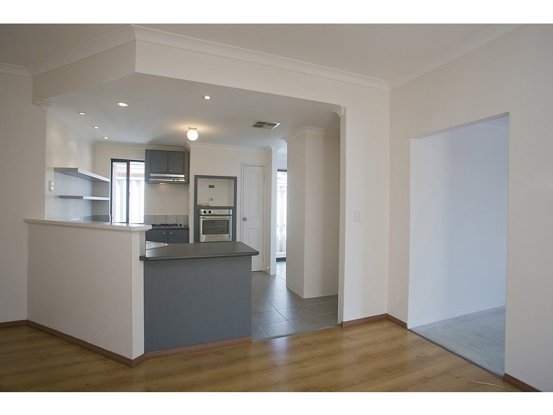 9/10 Siderno Rise, Hocking WA 6065