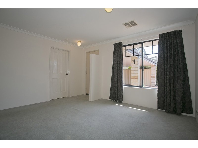 9/10 Siderno Rise, Hocking WA 6065