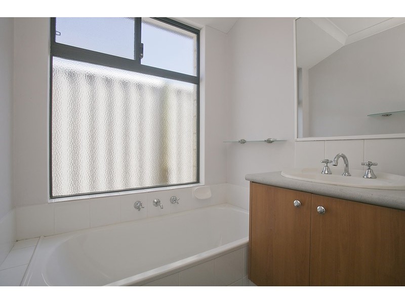 9/10 Siderno Rise, Hocking WA 6065