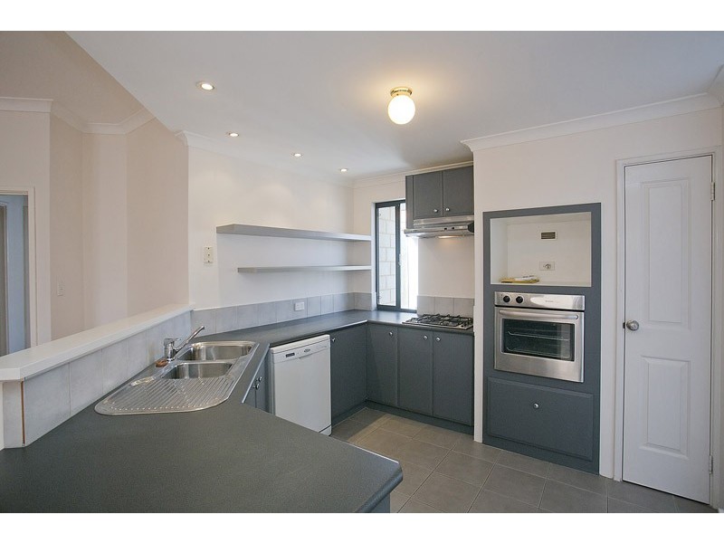 9/10 Siderno Rise, Hocking WA 6065