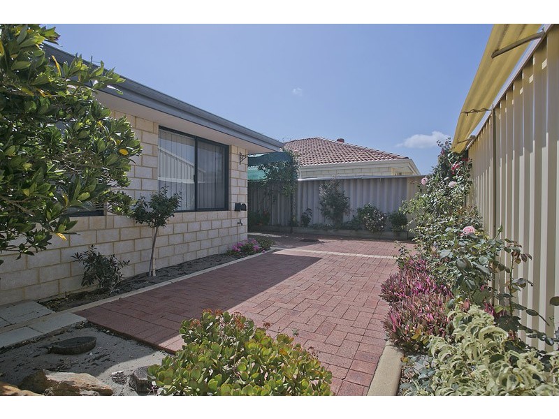 9/10 Siderno Rise, Hocking WA 6065