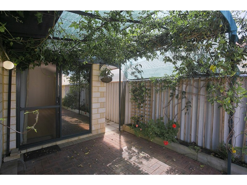 9/10 Siderno Rise, Hocking WA 6065