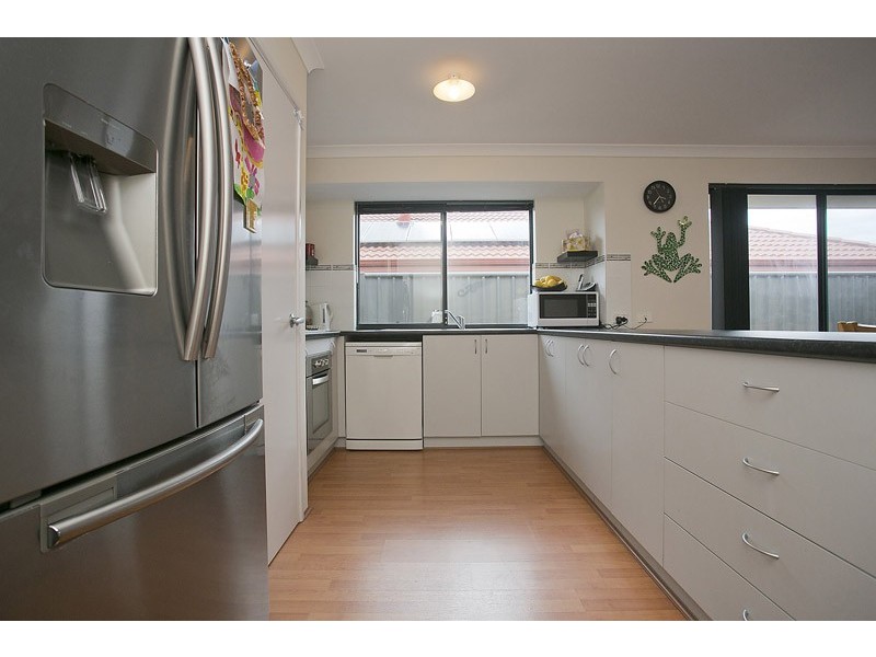 18 Splendens Avenue, Banksia Grove WA 6031