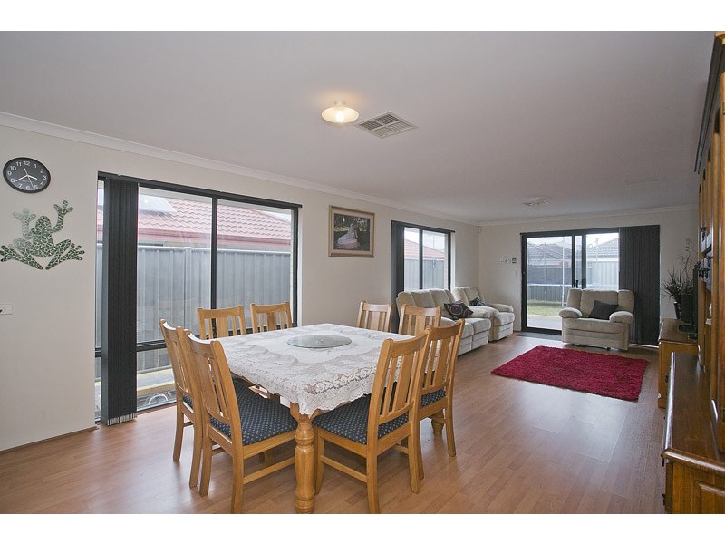 18 Splendens Avenue, Banksia Grove WA 6031