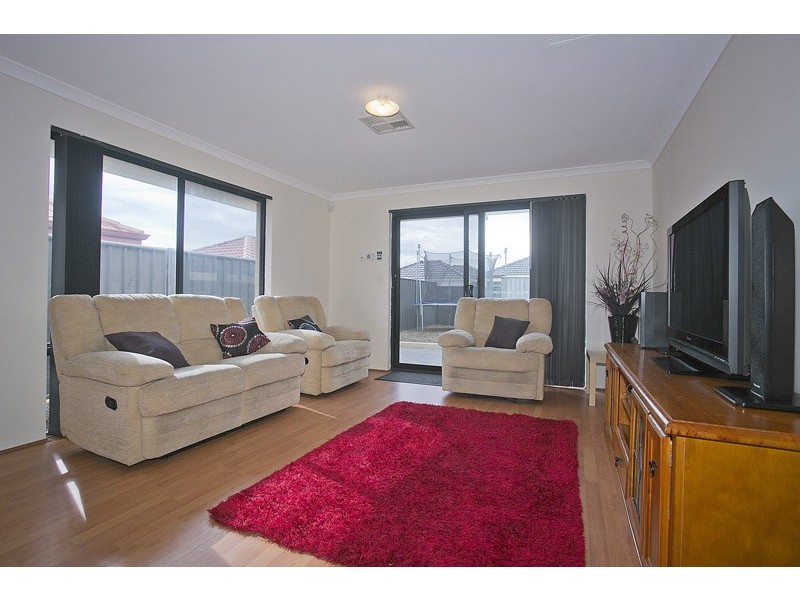 18 Splendens Avenue, Banksia Grove WA 6031