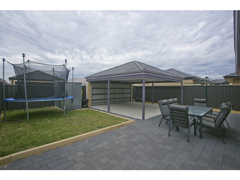 18 Splendens Avenue, Banksia Grove WA 6031