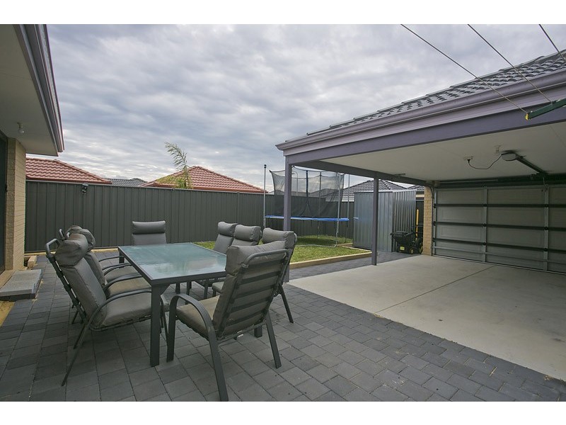 18 Splendens Avenue, Banksia Grove WA 6031